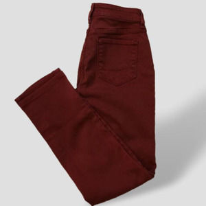 𝅺NYDJ stretch Jeans Size 4 burgundy color
